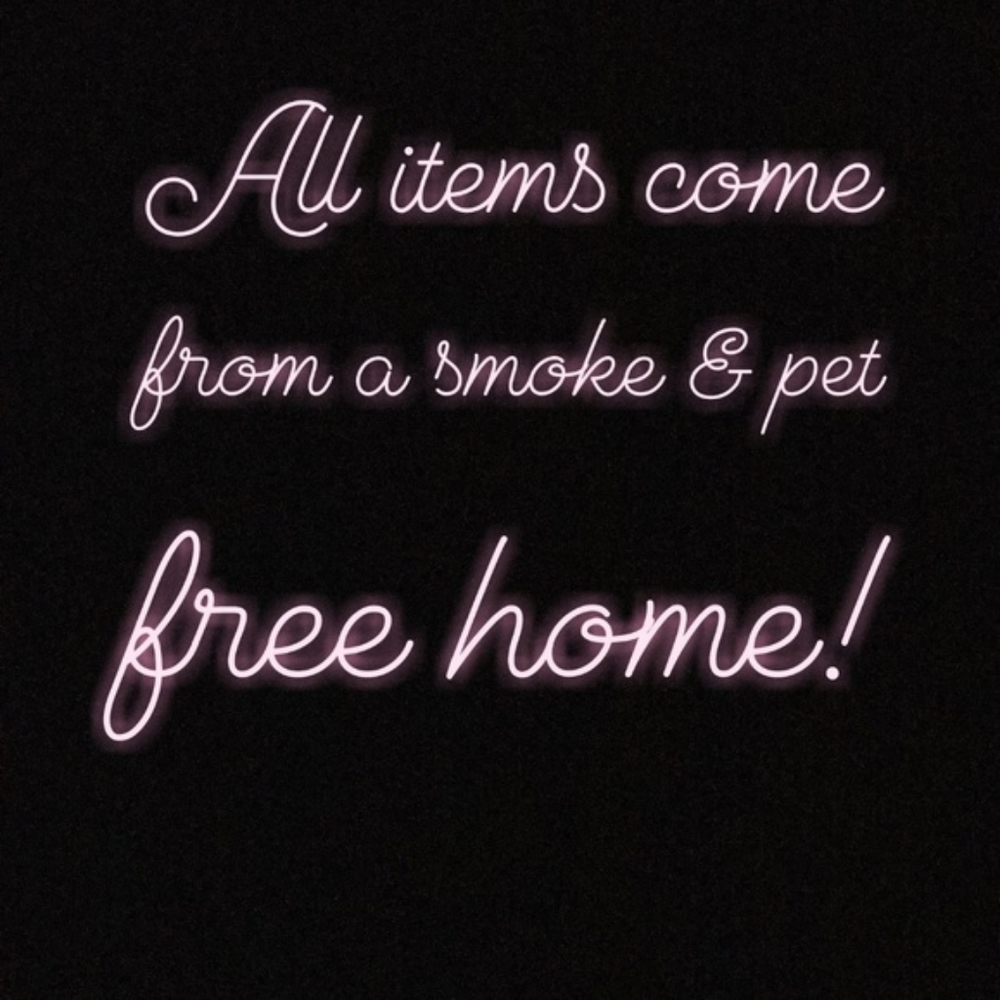 *** Smoke & Pet Free Home ***